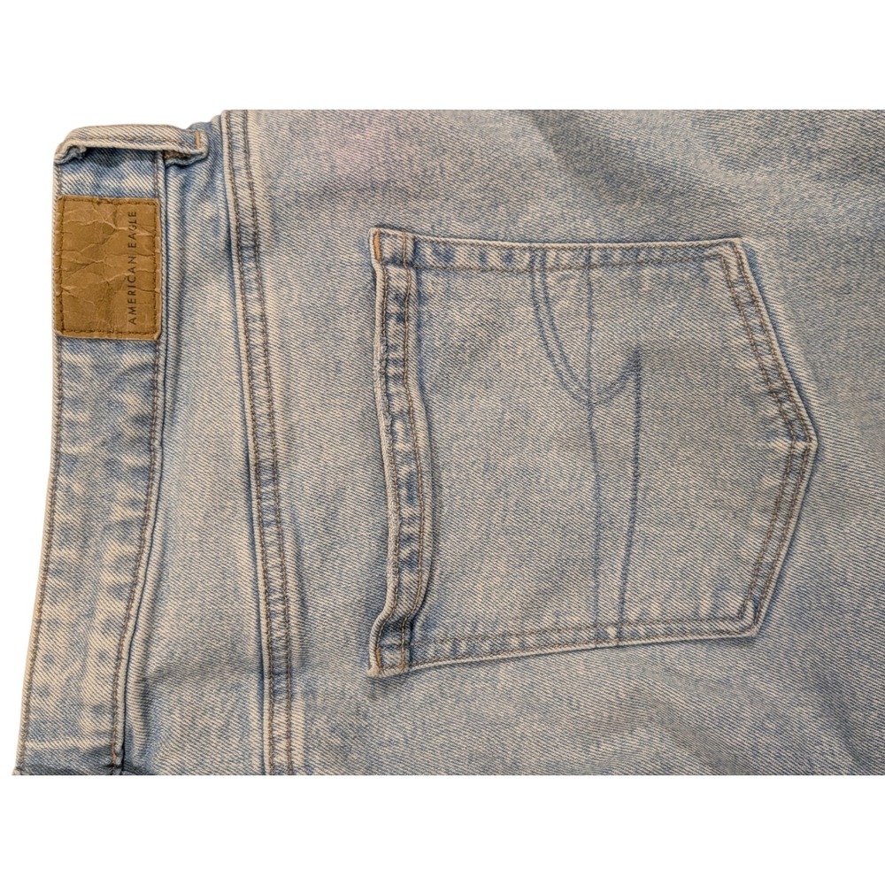 American Eagle Women Mom High Rise Strigid Light Wash Cotton Denim Jeans Size 16 - Picture 6 of 9